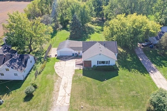 9403 W Bristol Rd, Swartz Creek, MI 48473