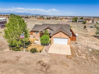 871 E Saunders Dr, Pueblo, CO 81007