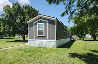 2122 E 54th St S, Wichita, KS 67216
