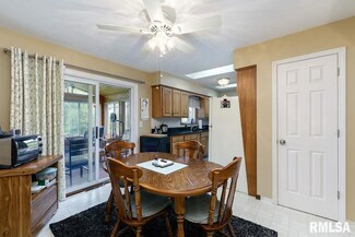 503 W Lincoln St, Reynolds, IL 61279