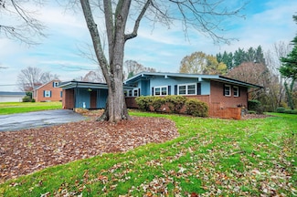 130 21st Ave NW, Hickory, NC 28601