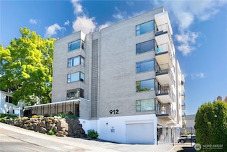 912 3rd Ave W Unit 303, Seattle, WA 98119