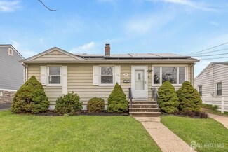 95 George St, Carteret, NJ 07008