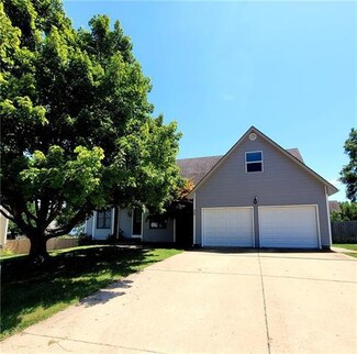 4521 Park 10 Ct, Leavenworth, KS 66048