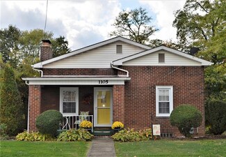 1105 Oregon Ave, Natrona Heights, PA 15065