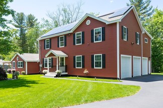 9 Rose Ave, Plaistow, NH 03865