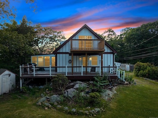 18 Dayton Rd, Waterford, CT 06385