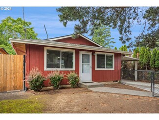 10445 SE Schiller St, Portland, OR 97266