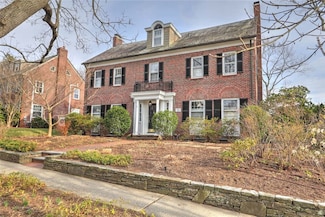131 Laurel Ave, Providence, RI 02906