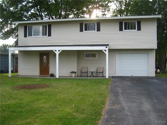 6387 Wembridge Dr, East Syracuse, NY 13057
