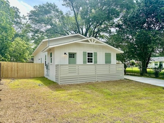 102 Oakwood Dr, Petal, MS 39465