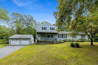 7 Little Fawn Trail, Higganum, CT 06441