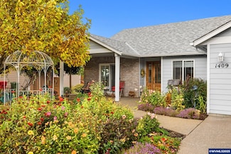 1409 Crestview Dr, Silverton, OR 97381