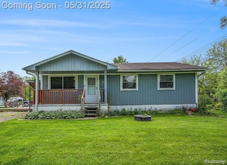74 Ash Rd, Whitmore Lake, MI 48189