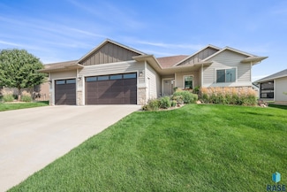 5012 E Cattail Dr, Sioux Falls, SD 57110