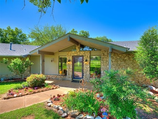 2313 Blue Spruce Rd, Edmond, OK 73025