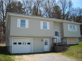 18 Thomas Cir, Vergennes, VT 05491