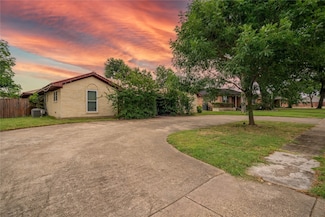 2010 Sylvan Dr, Garland, TX 75040