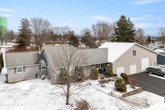 6 Joslen Heights Rd, Hudson, NY 12534