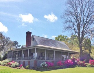 779 Stoney Brook Ln, Woodbine, GA 31569