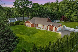 130 Sands Point Rd, Port Washington, NY 11050