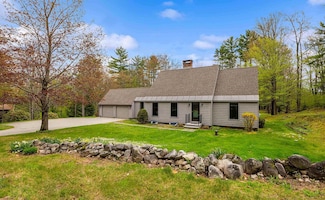 118 Old Coach Rd, New London, NH 03257