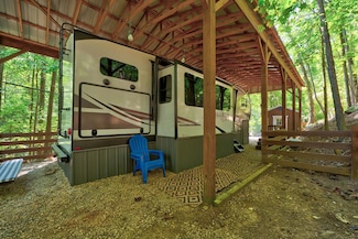 52 25th St, Ellijay, GA 30540