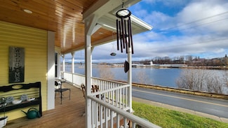 123 Lake Rd, Newport, VT 05855
