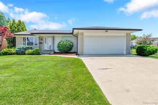 15631 Susan St, Southgate, MI 48195