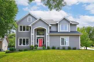 8624 Long Meadow Dr, Johnston, IA 50131