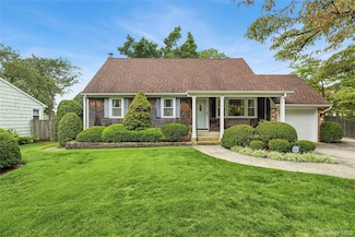 222 Half Hollow Rd, Deer Park, NY 11729