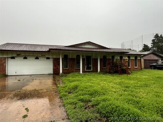 537 E F St, Jenks, OK 74037