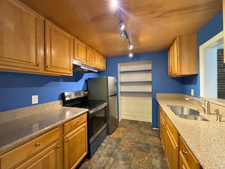 36 Greentree Ln Unit 34, South Weymouth, MA 02190