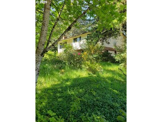 17855 Deerbrush Ave, Lake Oswego, OR 97035