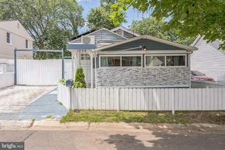 1009 Jansen Ave, Capitol Heights, MD 20743