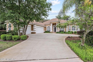 13815 Saxon Lake Dr, Jacksonville, FL 32225