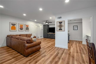 6980 Roswell Rd Unit B13, Sandy Springs, GA 30328