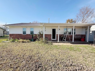 513 S Main St, Fairland, OK 74343