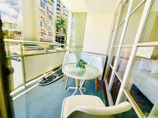 445 Kaiolu St Unit 212, Honolulu, HI 96815
