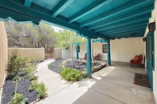 102 Calle Paula, Santa Fe, NM 87505