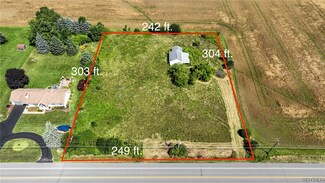 4171 Mapleton Rd, Lockport, NY 14094
