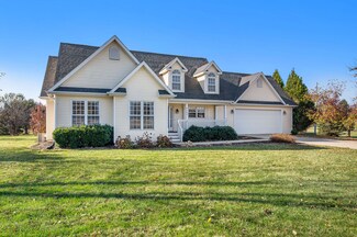 8903 N 17th St, Kalamazoo, MI 49009