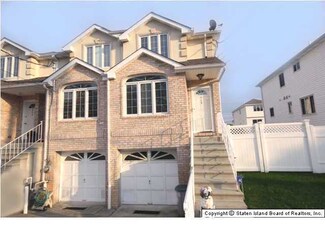 568 Riga St, Staten Island, NY 10306