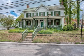 210 Valley St NE, Abingdon, VA 24210