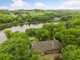 8920 Southwood Dr, Bloomington, MN 55437