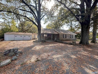 86 Monroe St, Courtland, AL 35618