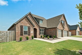 374 Tartaglia Ave, Tontitown, AR 72762