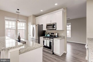 110 Chevy Chase St Unit 404, Gaithersburg, MD 20878