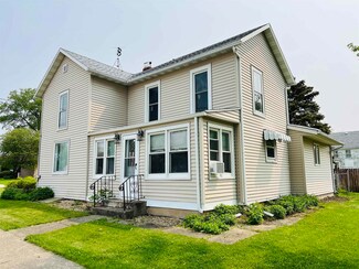 313 N Main St, Pearl City, IL 61062