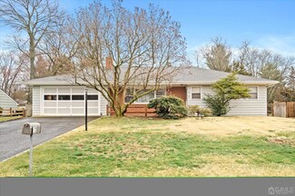 75 Hillview Ave, Franklin Park, NJ 08823